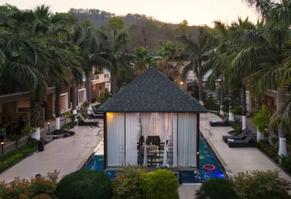 Maulik Mansion Resort